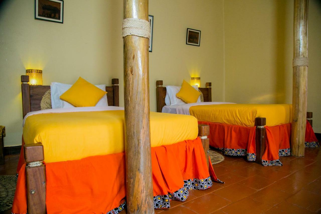 Lake Mulehe Gorilla Lodge 키소로 외부 사진
